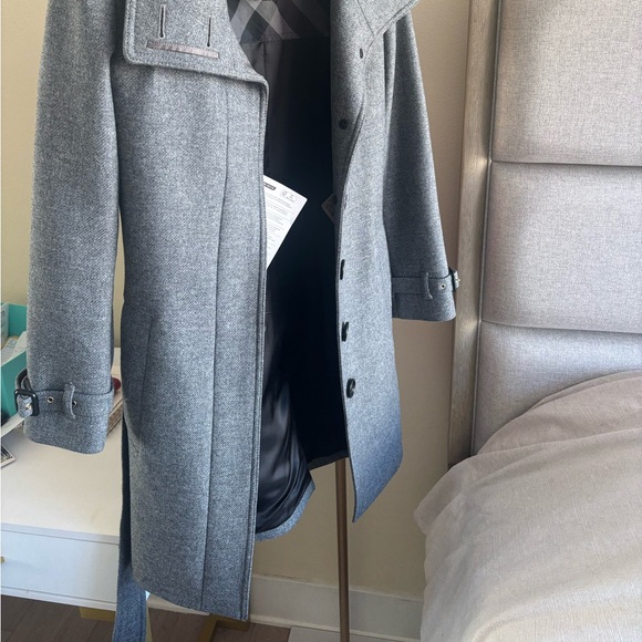 Burberry coat women’s - Picture 2 of 2